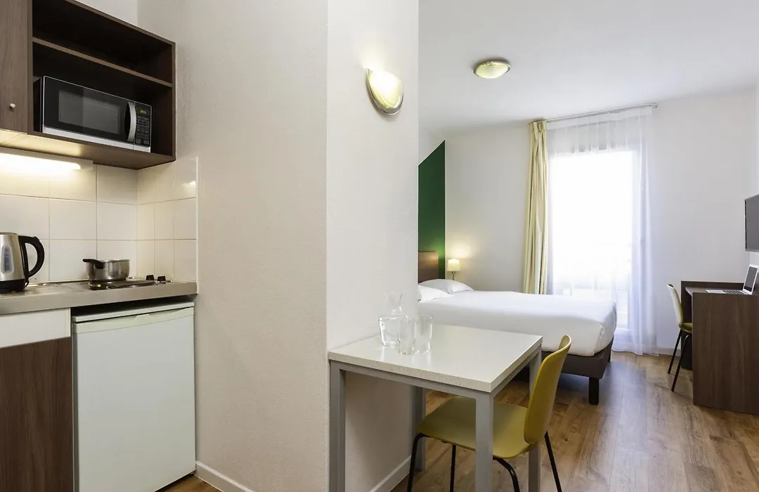Aparthotel Adagio Access Carrières Sous Poissy-1